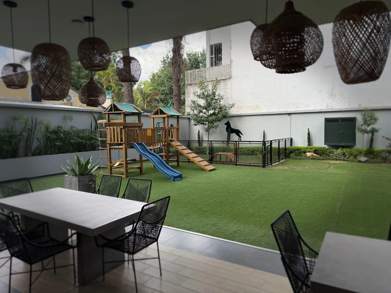 Apartamento grande Naori Zona 10 ALQUILER — Apartamento en Alquiler en Naori, Zona 10, Guatemala, Ciudad — foto 13 de 14