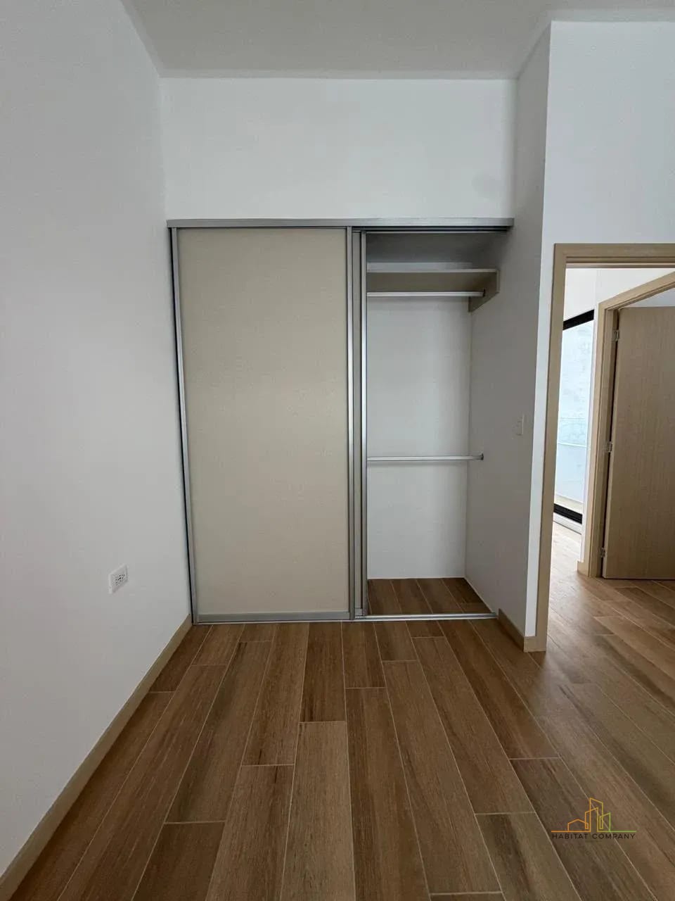 Apartamento en Renta Zona 10 Edificio Vié Los Próceres - — Apartamento en Alquiler en Vié Los Próceres, Zona 10, Guatemala, Ciudad — foto 4 de 5