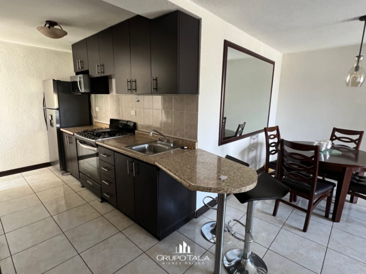 Apartamento en renta amueblado en Alta Villa el Naranjo — Apartamento en Alquiler en Alta Villa el Naranjo, Zona 11 Mixco, Guatemala, Ciudad — foto 3 de 13