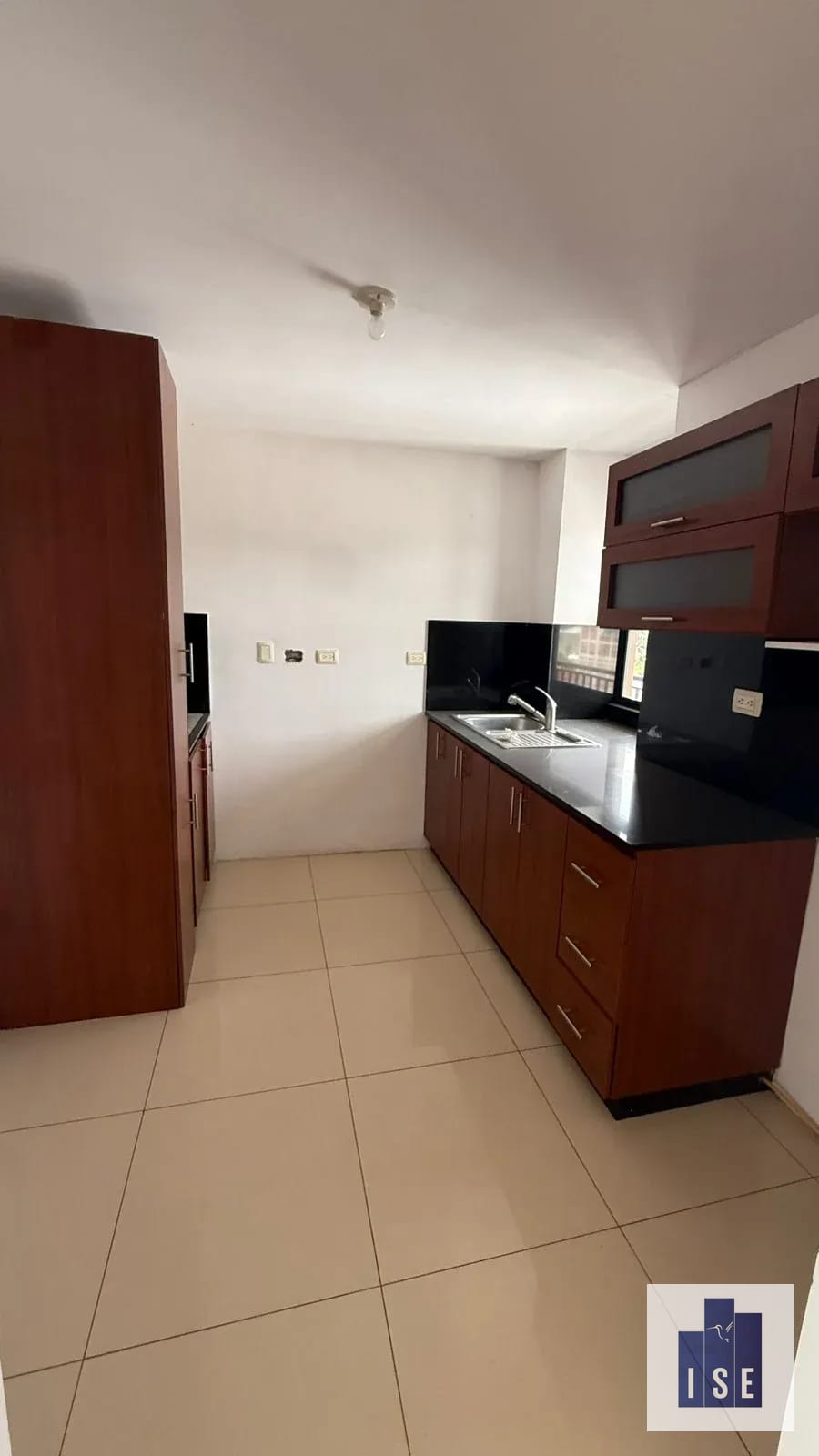 Apartamento — Apartamento en Alquiler en Ele de La Floresta, Zona 7, Guatemala, Ciudad — foto 4 de 12