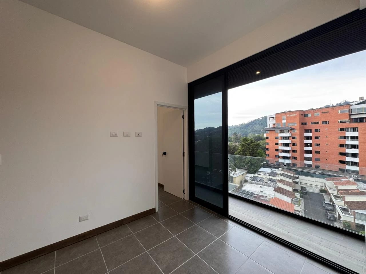 RENTO APARTAMENTO DE 3 HABS EN QUINCE ESQUINA ZONA 15 — Apartamento en Alquiler en Zona 15, Guatemala, Ciudad — foto 4 de 16