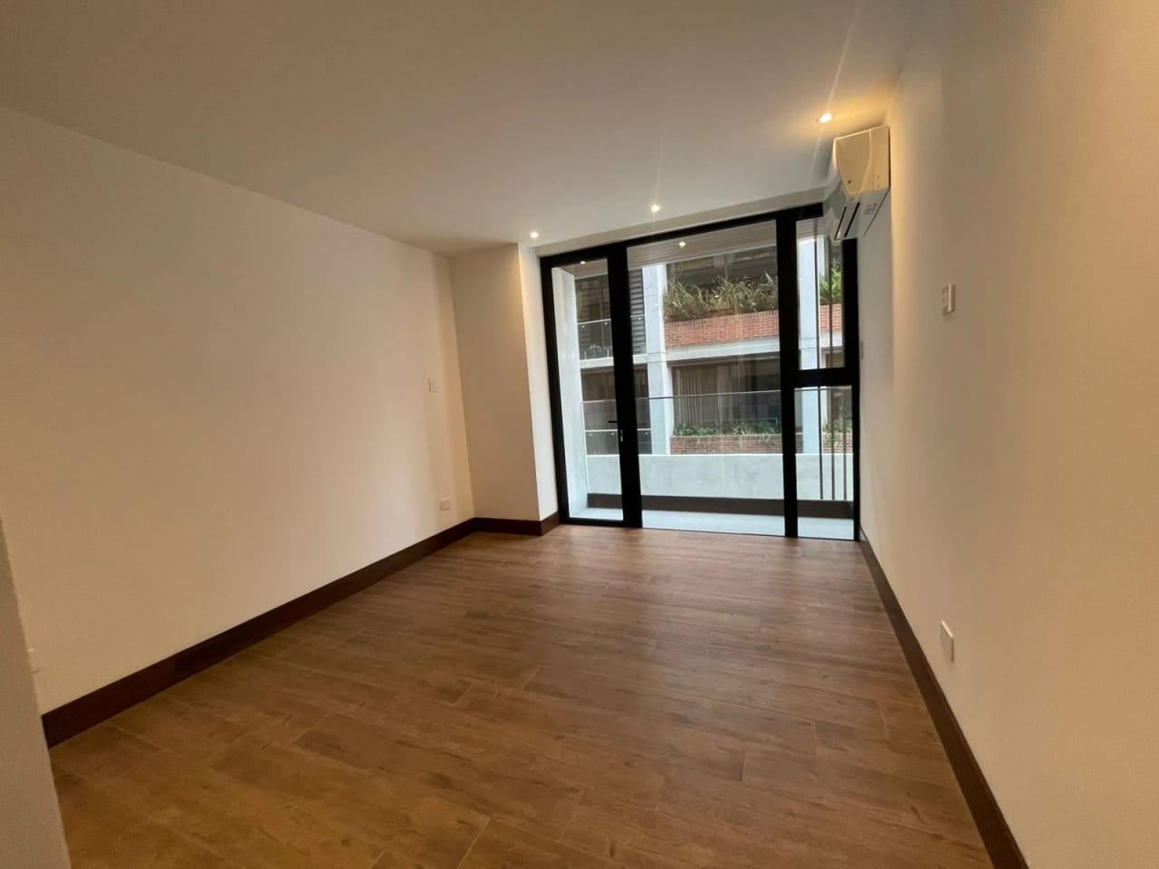 VENDO APARTAMENTO EN EDIFICIO GAURA ZONA 15 VISTA HERMOSA — Apartamento en Venta en Zona 15, Guatemala, Ciudad — foto 3 de 16