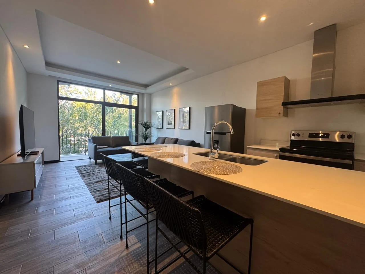 VENDO APARTAMENTO AMUEBLADO EN LIRIOS DE CAYALA ZONA 16 — Apartamento en Venta en Lirios de Cayalá I, Zona 16, Guatemala, Ciudad — foto 1 de 17