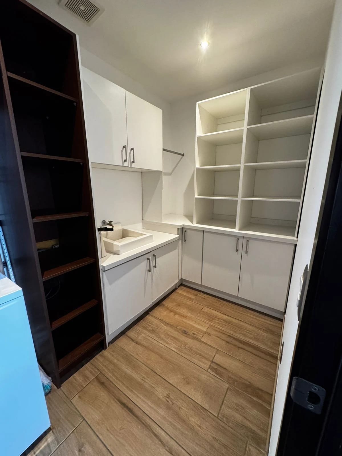 RENTO APARTAMENTO EN EDIFICIO VIVALT ZONA 10 — Apartamento en Alquiler en Zona 10, Guatemala, Ciudad — foto 4 de 15