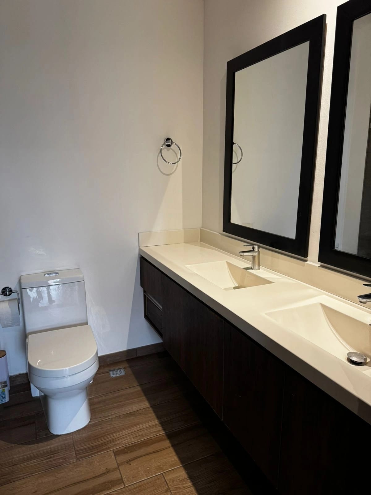 RENTO APARTAMENTO EN EDIFICIO VIVALT ZONA 10 — Apartamento en Alquiler en Zona 10, Guatemala, Ciudad — foto 11 de 15
