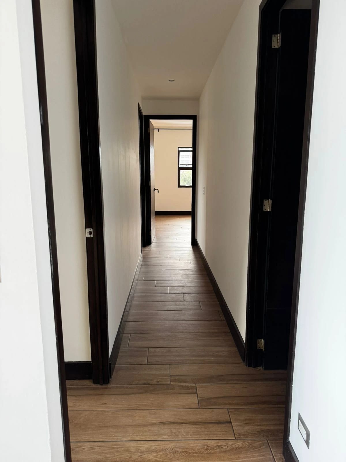 RENTO APARTAMENTO EN EDIFICIO VIVALT ZONA 10 — Apartamento en Alquiler en Zona 10, Guatemala, Ciudad — foto 13 de 15