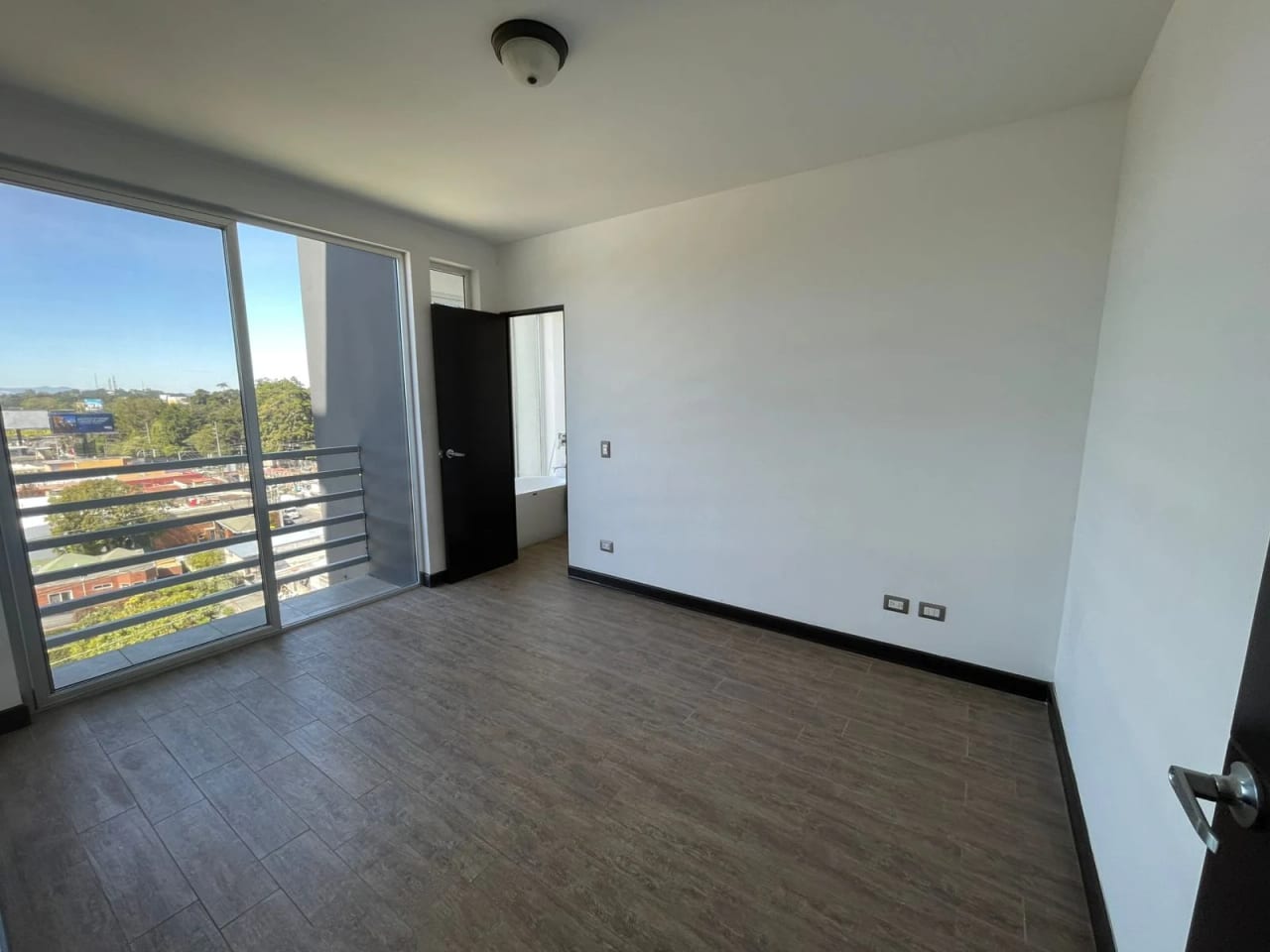 VENDO APARTAMENTO EN EDIFICIO DESTINY KM. 14.5 CAES — Apartamento en Venta en Carretera a El Salvador, Guatemala, Ciudad — foto 3 de 17