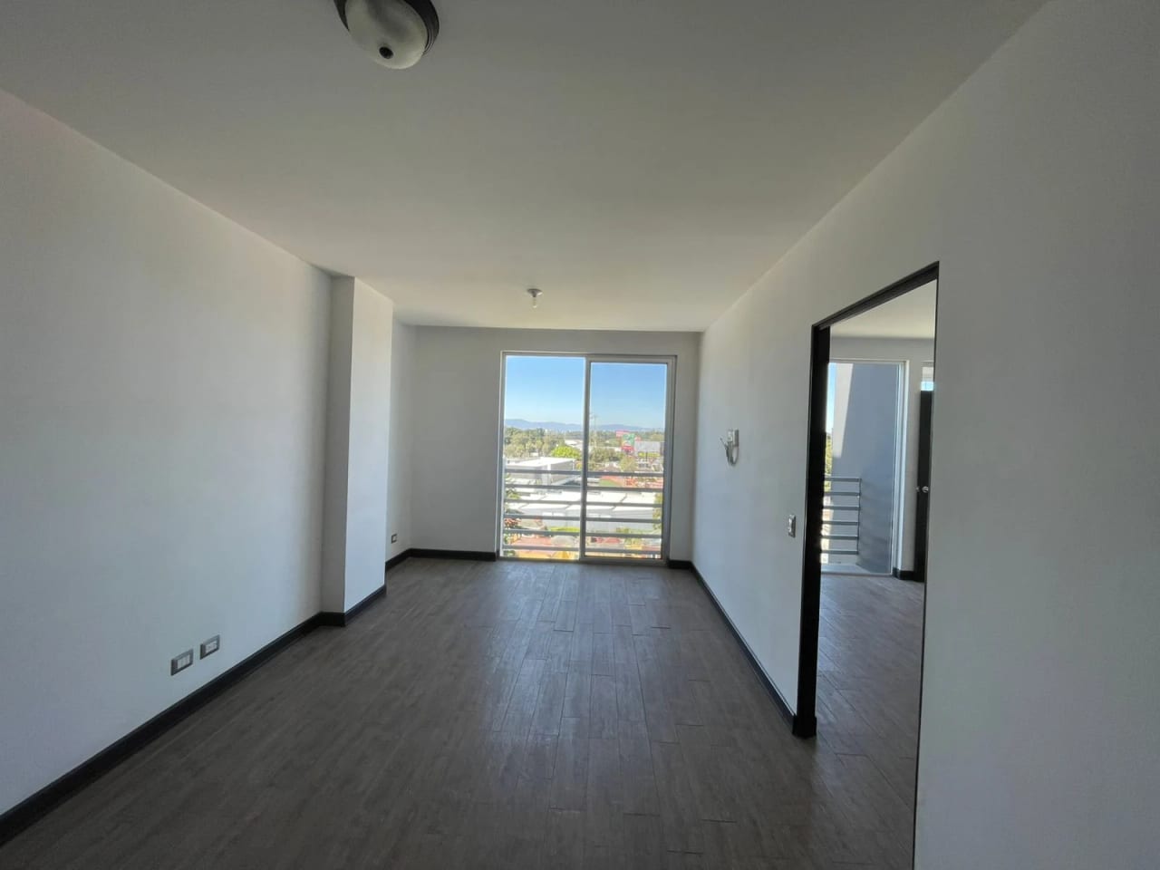 VENDO APARTAMENTO EN EDIFICIO DESTINY KM. 14.5 CAES — Apartamento en Venta en Carretera a El Salvador, Guatemala, Ciudad — foto 2 de 17