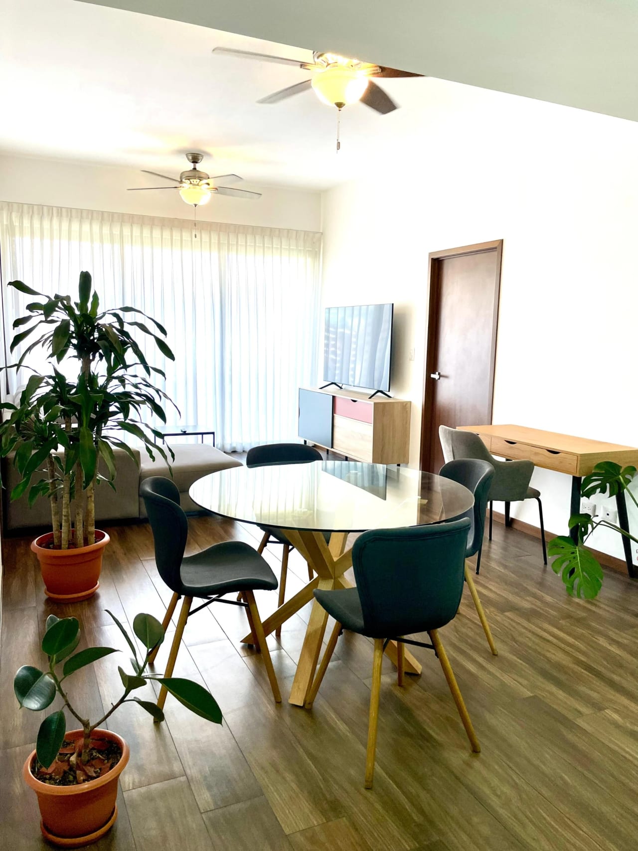 RENTO APARTAMENTO AMUEBLADO EN CASA CLARA ZONA 10 — Apartamento en Alquiler en Zona 10, Guatemala, Ciudad — foto 1 de 14