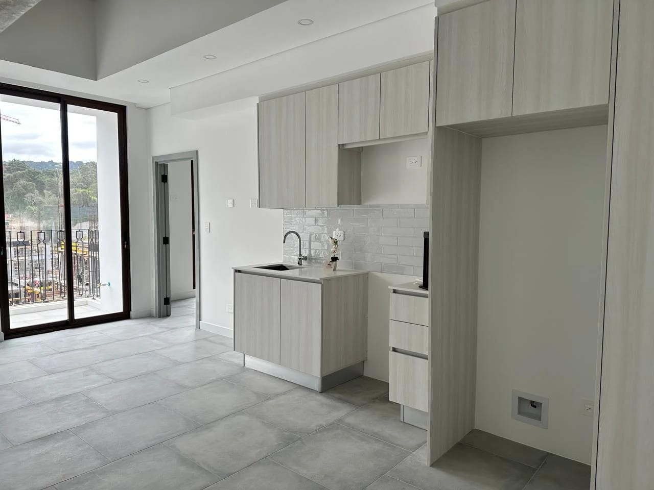 VENDO APARTAMENTO EN ANTARES DE CAYALA ZONA 16 — Apartamento en Venta en Zona 16, Guatemala, Ciudad — foto 3 de 12