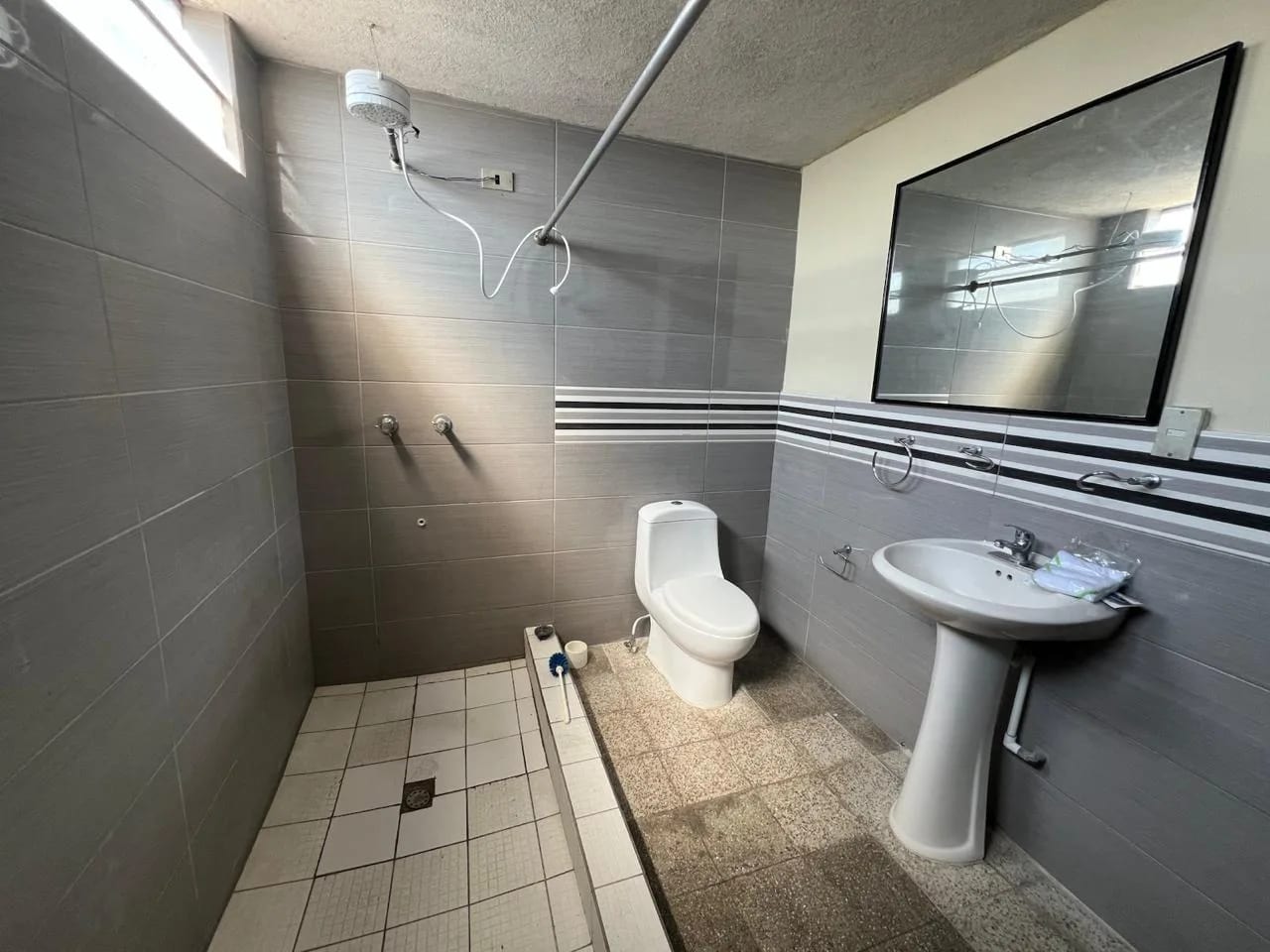 VENDO CASA EN COLONIA SAN JOSÉ EL PLACER VILLA NUEVA ZONA 2 — Apartamento en Venta en Villa Nueva, Guatemala, Ciudad — foto 11 de 17