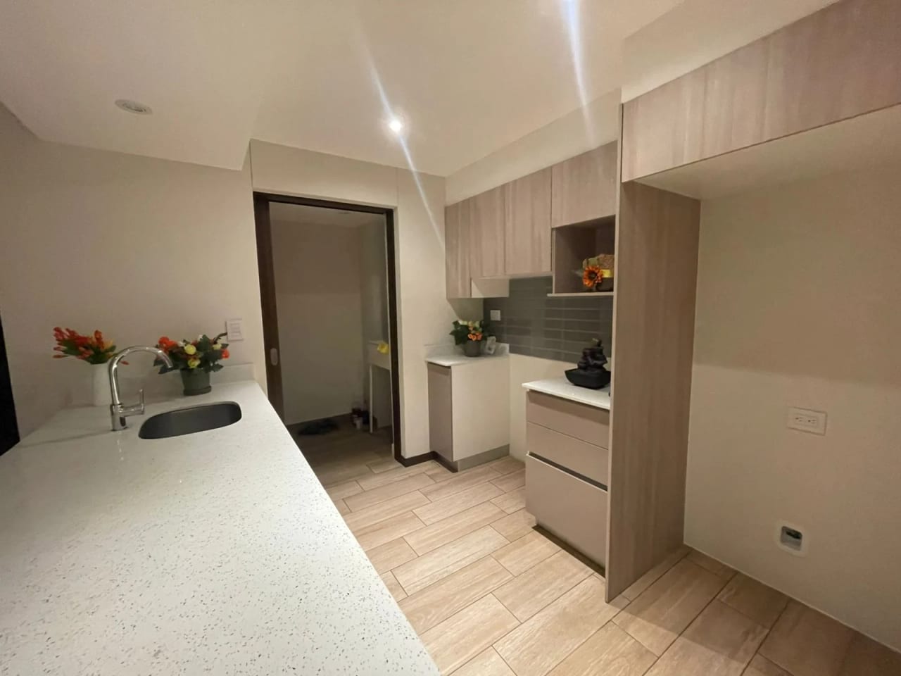 RENTO APARTAMENTO EN EDIFICIO SAN ISIDRO 2021 ZONA 16 — Apartamento en Alquiler en Zona 16, Guatemala, Ciudad — foto 9 de 11