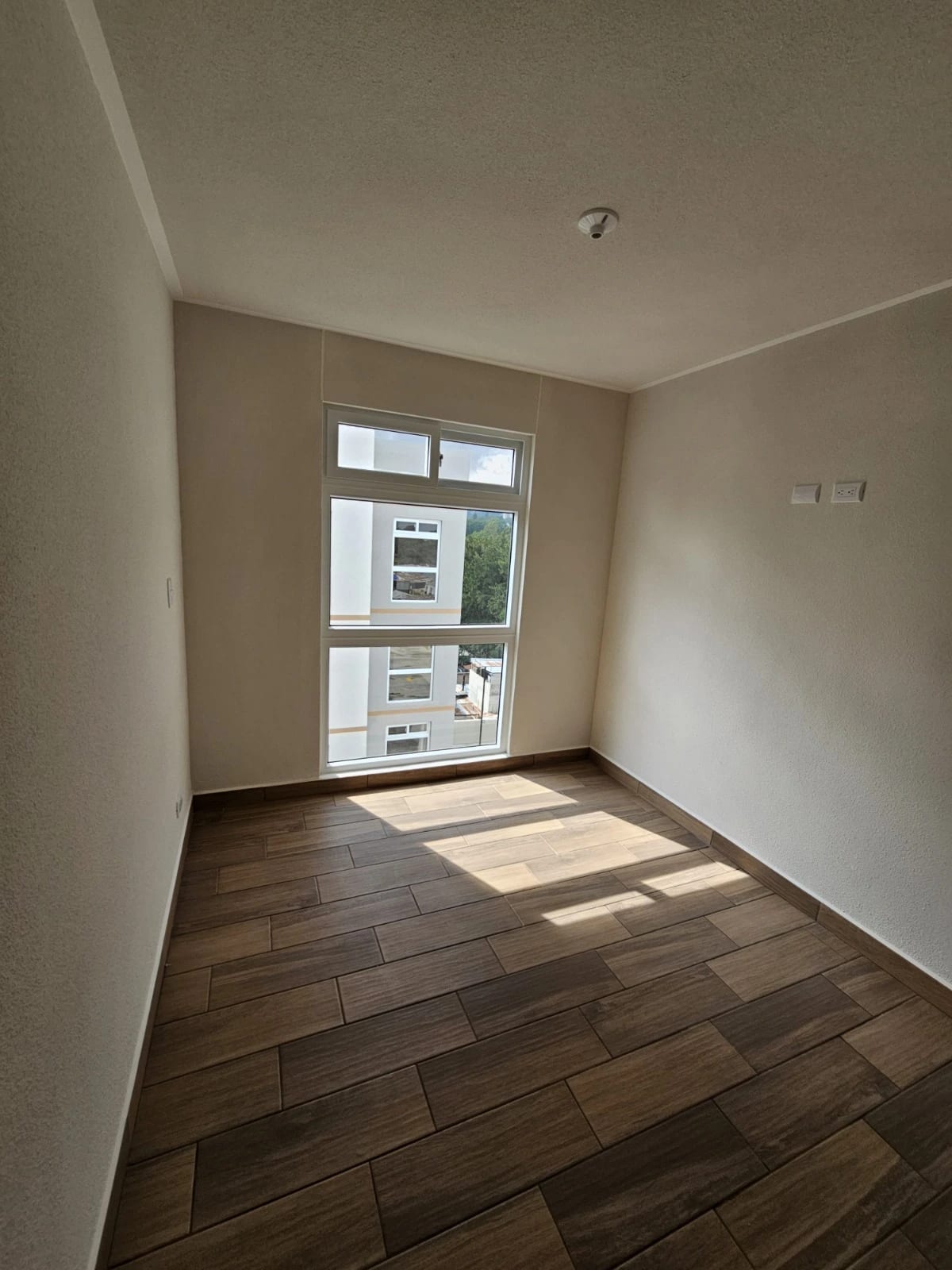 VENDO APARTAMENTO DE 3 HABS EN LARES 16 SAN GASPAR ZONA 16 — Apartamento en Venta en Zona 16, Guatemala, Ciudad — foto 3 de 11