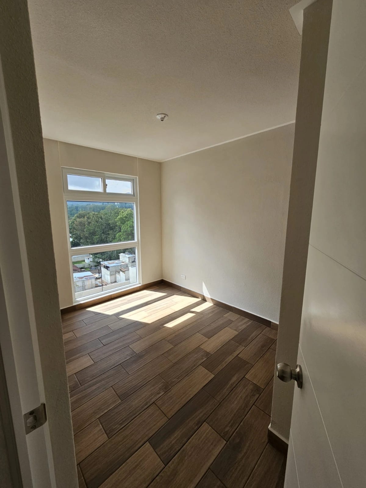 VENDO APARTAMENTO DE 3 HABS EN LARES 16 SAN GASPAR ZONA 16 — Apartamento en Venta en Zona 16, Guatemala, Ciudad — foto 6 de 11
