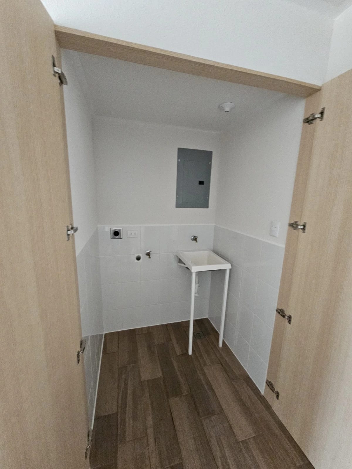 VENDO APARTAMENTO DE 3 HABS EN LARES 16 SAN GASPAR ZONA 16 — Apartamento en Venta en Zona 16, Guatemala, Ciudad — foto 10 de 11