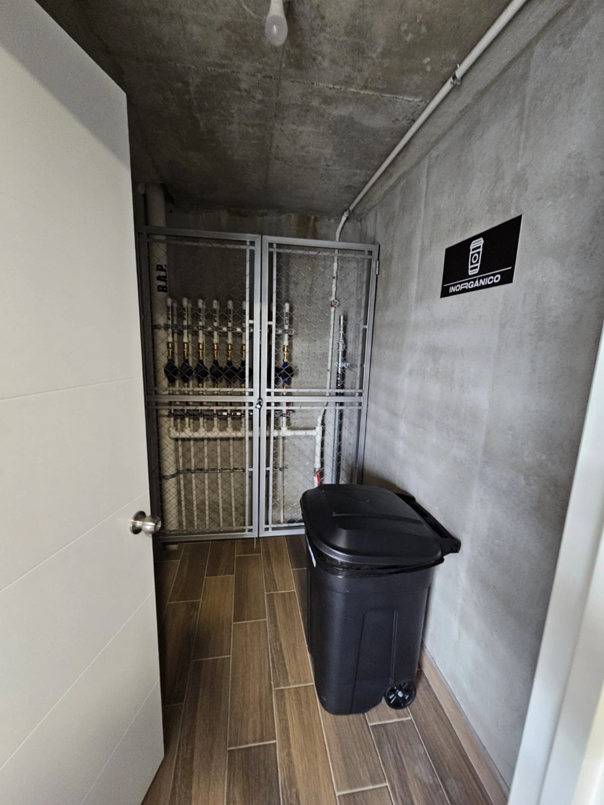 VENDO APARTAMENTO DE 3 HABS EN LARES 16 SAN GASPAR ZONA 16 — Apartamento en Venta en Zona 16, Guatemala, Ciudad — foto 11 de 11