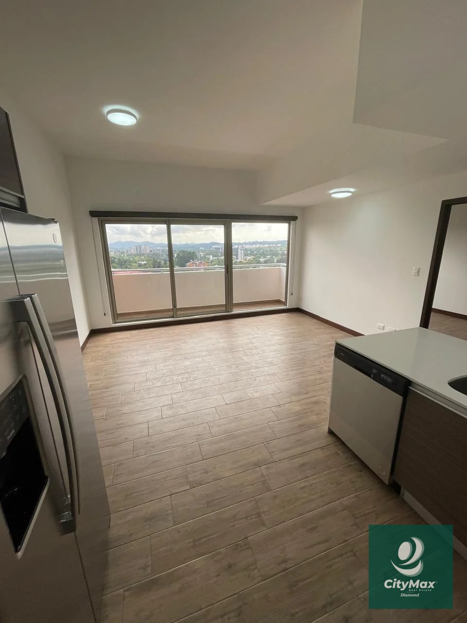 APARTAMENTO EN RENTA EN ZONA 10 - 3