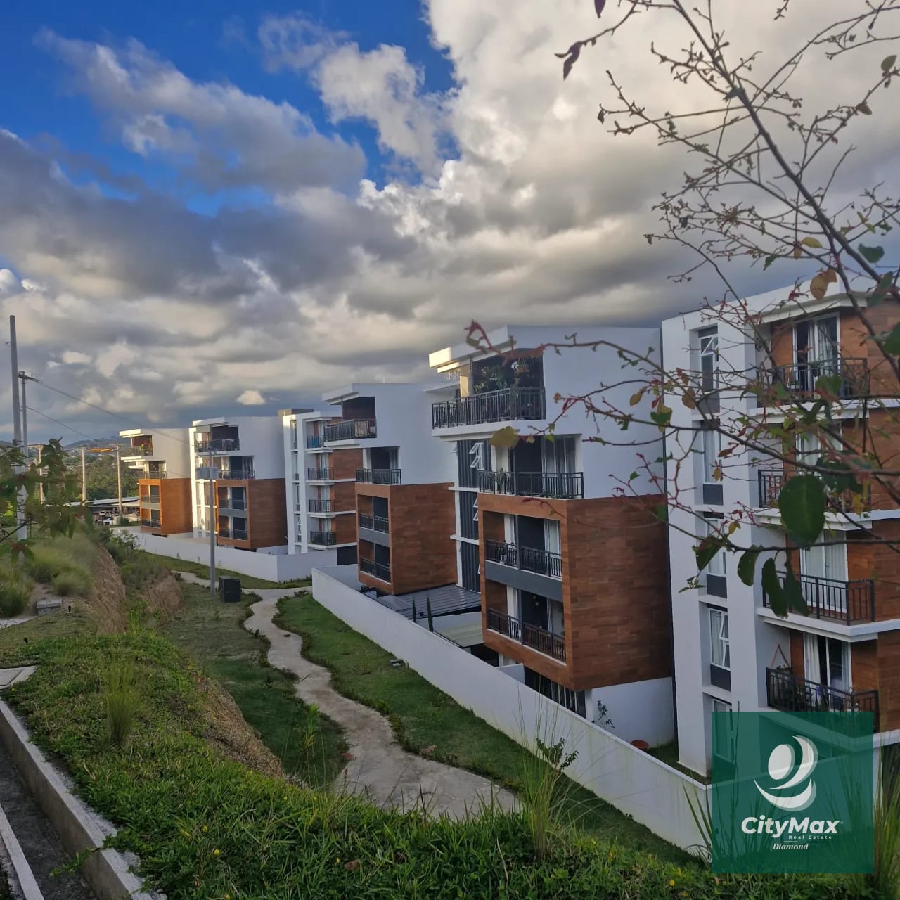 Apartamento en venta en zona 16 de 3 habitaciones con Jardín — Apartamento en Venta en senderos, Zona 16, Guatemala, Ciudad — foto 1 de 17