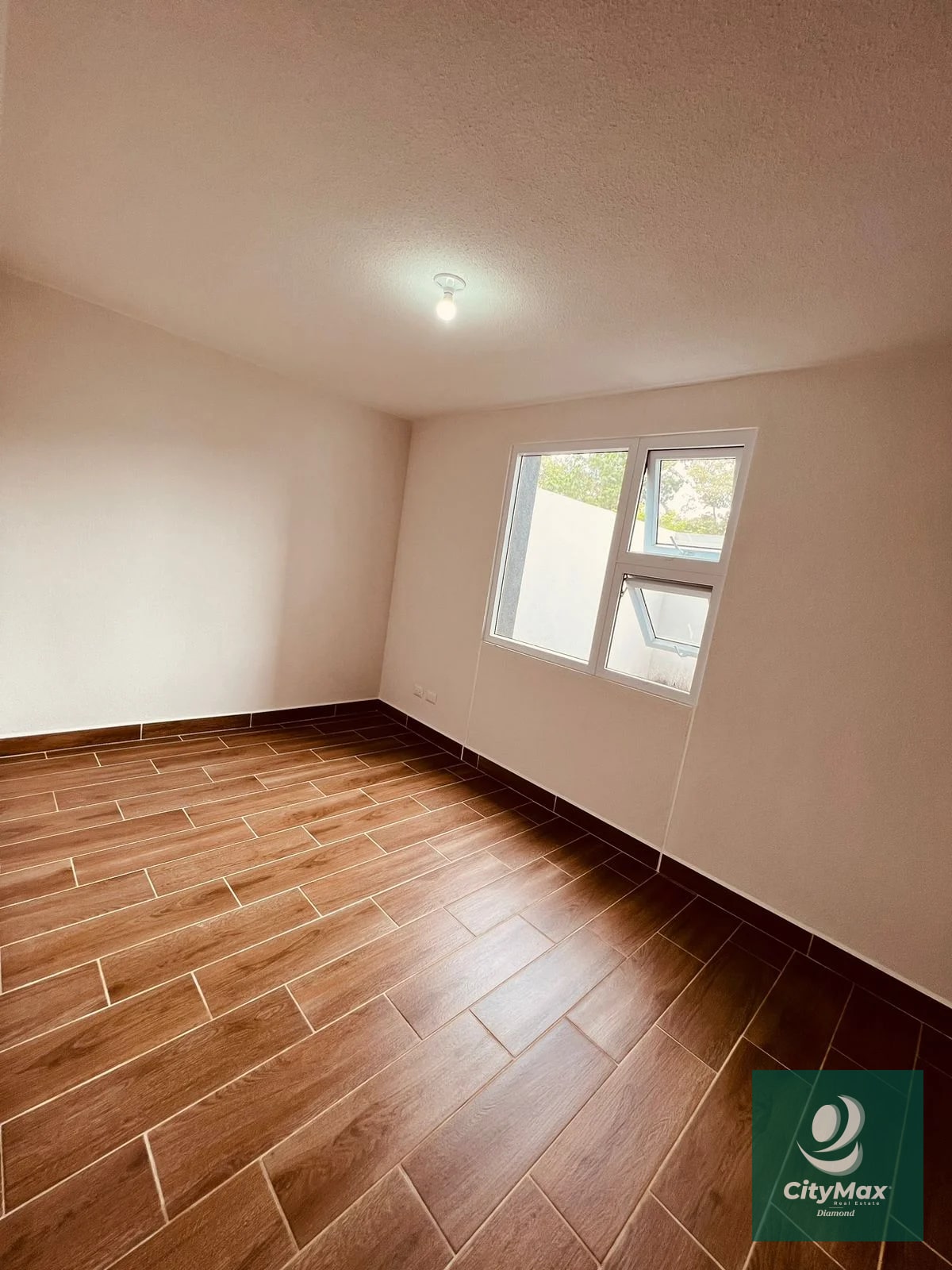 Apartamento en venta en zona 16 de 3 habitaciones con Jardín - 5