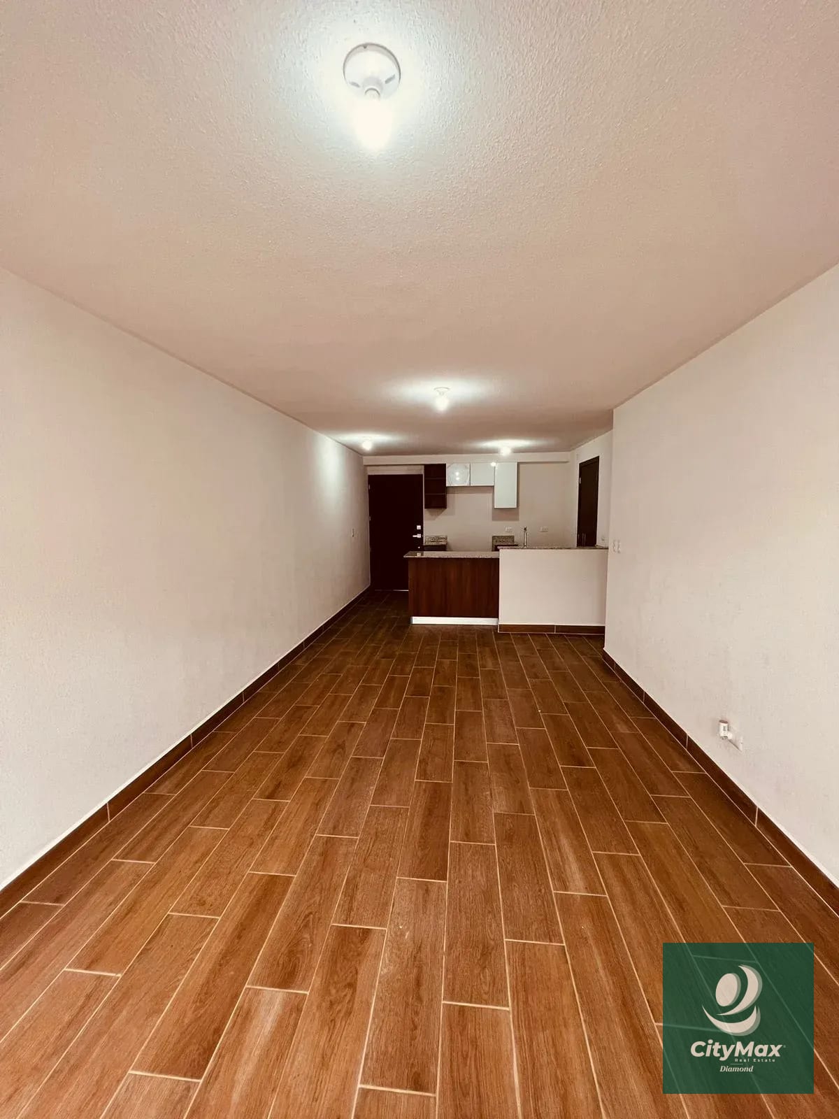 Apartamento en venta con jardín en Senderos zona 16 — Apartamento en Venta en Zona 16, Guatemala, Ciudad — foto 1 de 11