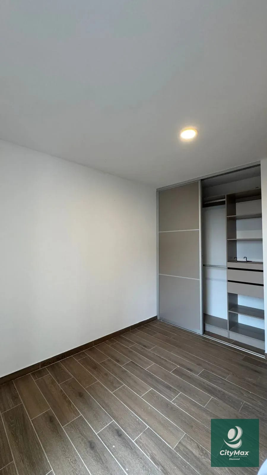 Apartamento en Renta Zona 14 Parque 14 — Apartamento en Alquiler en Zona 14, Guatemala, Ciudad — foto 3 de 17