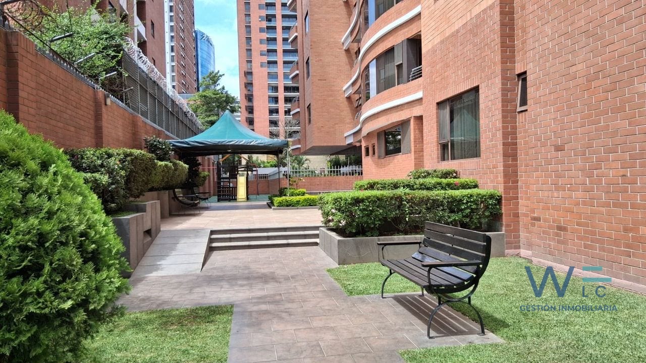 Vendo Apartamento Amueblado y Equipado Zona 10 — Apartamento en Venta en Santa María, Zona 10, Guatemala, Ciudad — foto 17 de 17