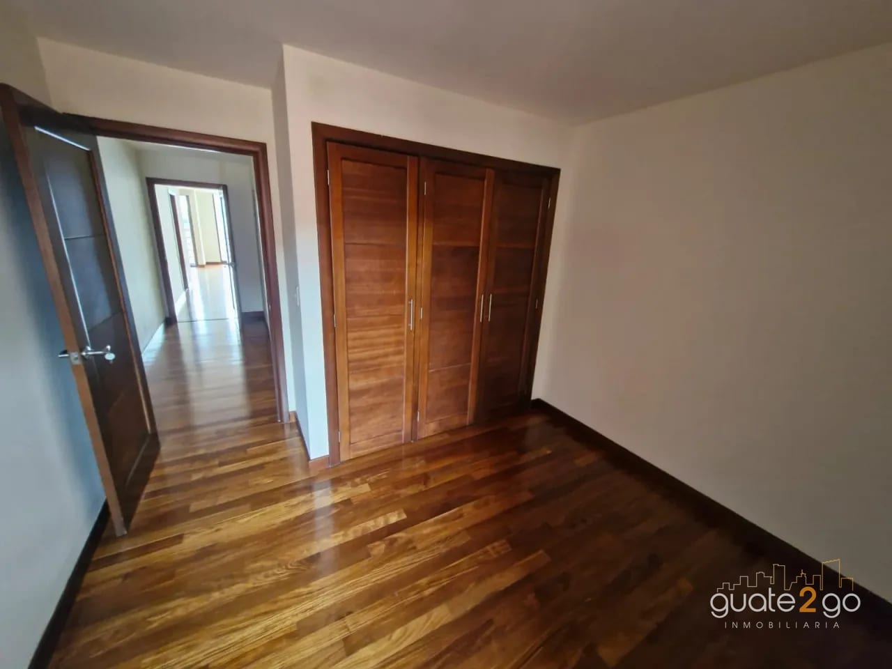 Apartamento en Mirafiori zona 10 — Apartamento en Alquiler en Mirafiori, Zona 10, Guatemala, Ciudad — foto 3 de 17