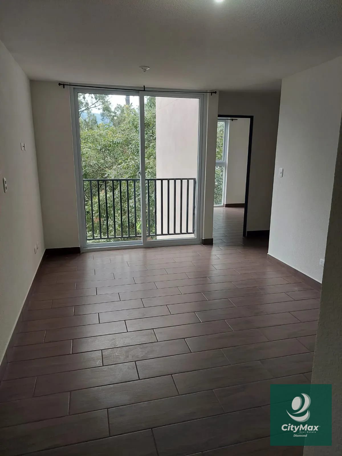 Apartamento Económico en Venta en Zona 10 Mixco — Apartamento en Venta en Zona 10 Mixco, Guatemala, Ciudad — foto 2 de 11