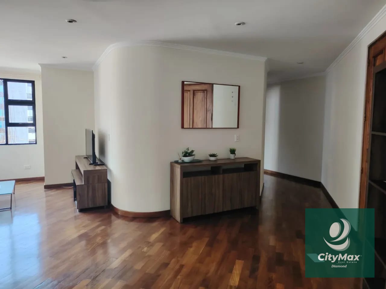 Apartamento semi amueblado en Renta en Zona 14 Las Américas — Apartamento en Alquiler en Zona 14, Guatemala, Ciudad — foto 11 de 13