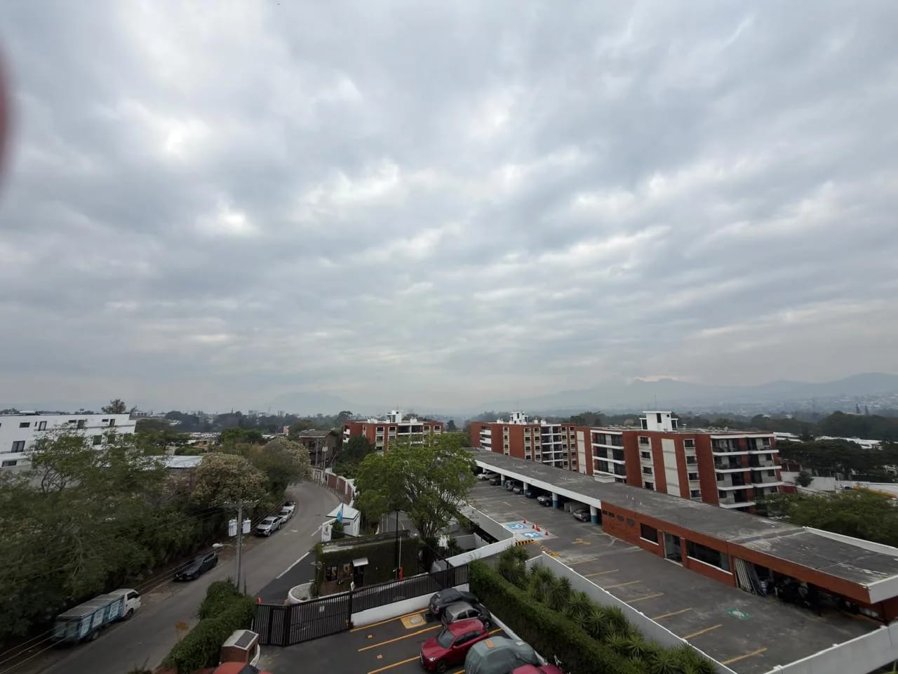 Apto. en renta Las Charcas zona 11 — Apartamento en Alquiler en Balcones de Las Charcas, Zona 11, Guatemala, Ciudad — foto 1 de 7