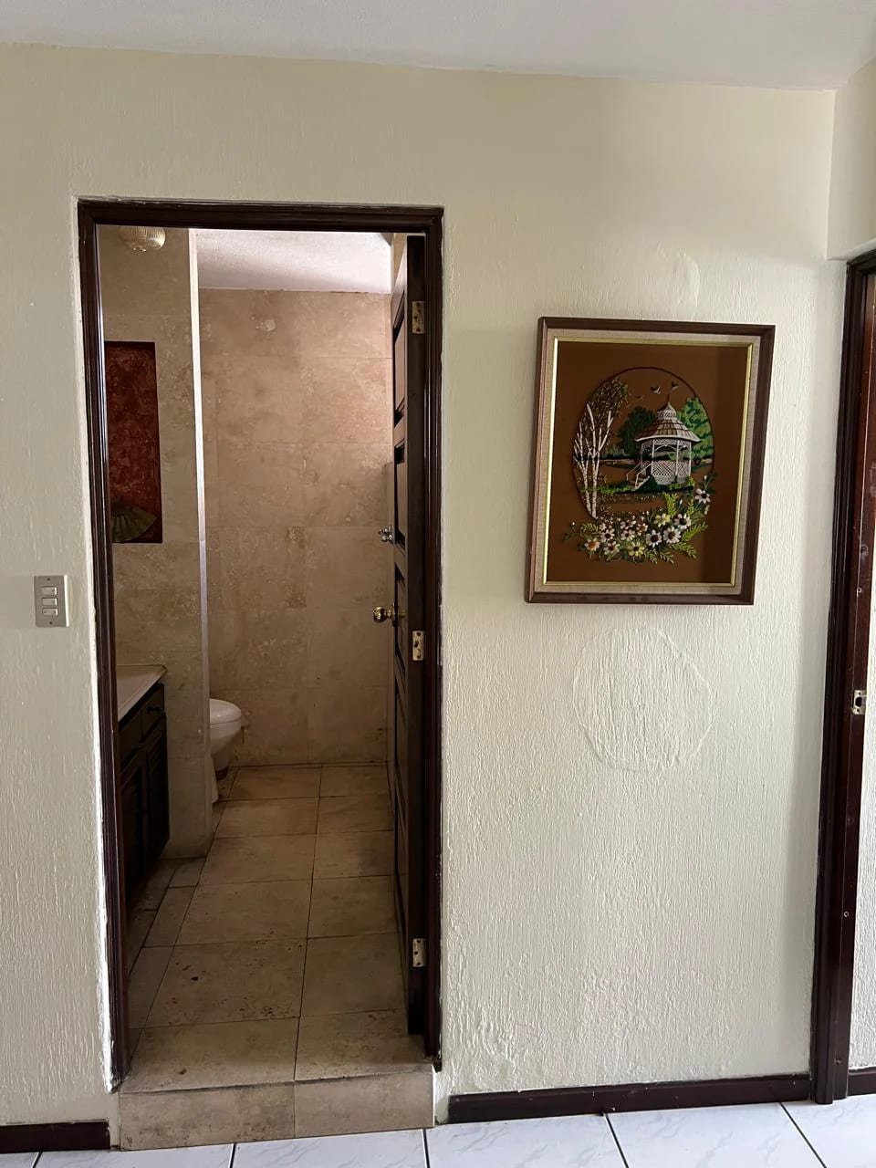 RENTO APTO Z.9 AMUEBLADO EDIF.12-29 REF.6902 *3 HAB, 2 BAÑOS, 2 PARQUEOS, Q.9000* — Apartamento en Alquiler en Zona 9, Guatemala, Ciudad — foto 4 de 17