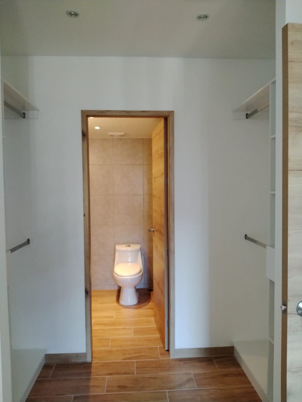 RENTO APTO ZONA 9 CENDANA REF.6912 *62M2, 1 PARQUEO, 2 HAB, 2 BAÑOS, LINEA BLANCA, Q.6500* — Apartamento en Alquiler en Zona 9, Guatemala, Ciudad — foto 3 de 17