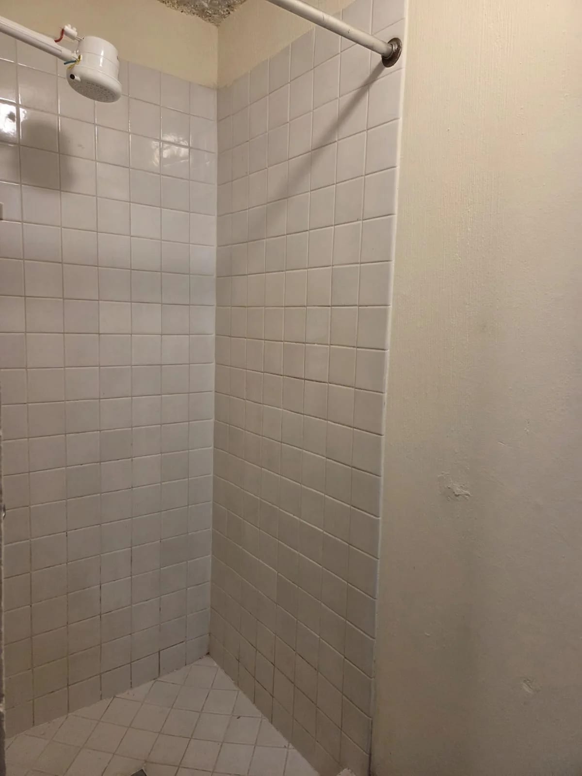 RENTO APTO Z.10 OAKLAND REF.6927 *2 HAB, 2 BAÑOS, 2 PARQUEOS, JARDIN, CUARTO SERVICIO* — Apartamento en Alquiler en Zona 10, Guatemala, Ciudad — foto 13 de 16