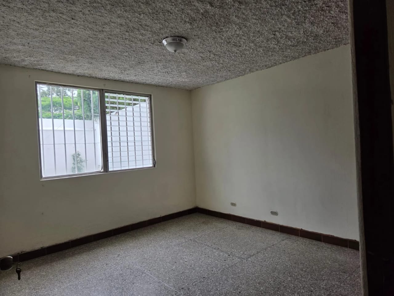 RENTO APTO Z.10 OAKLAND REF.6927 — Apartamento en Alquiler en Zona 10, Guatemala, Ciudad — foto 3 de 17