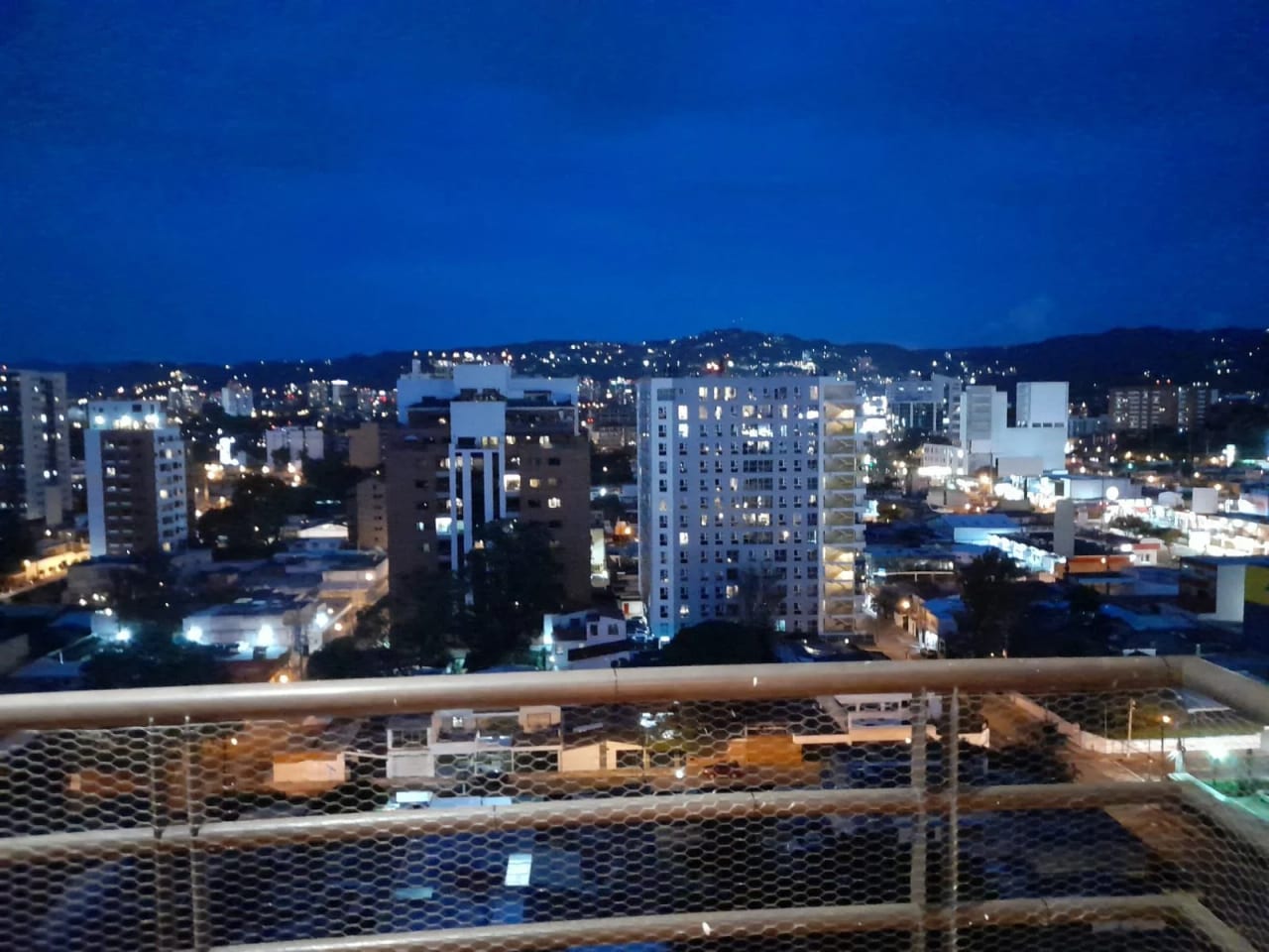 VENDO APTO Z.10 EDIF. MIRAFIORI REF.6827 — Apartamento en Venta en Zona 10, Guatemala, Ciudad — foto 14 de 16