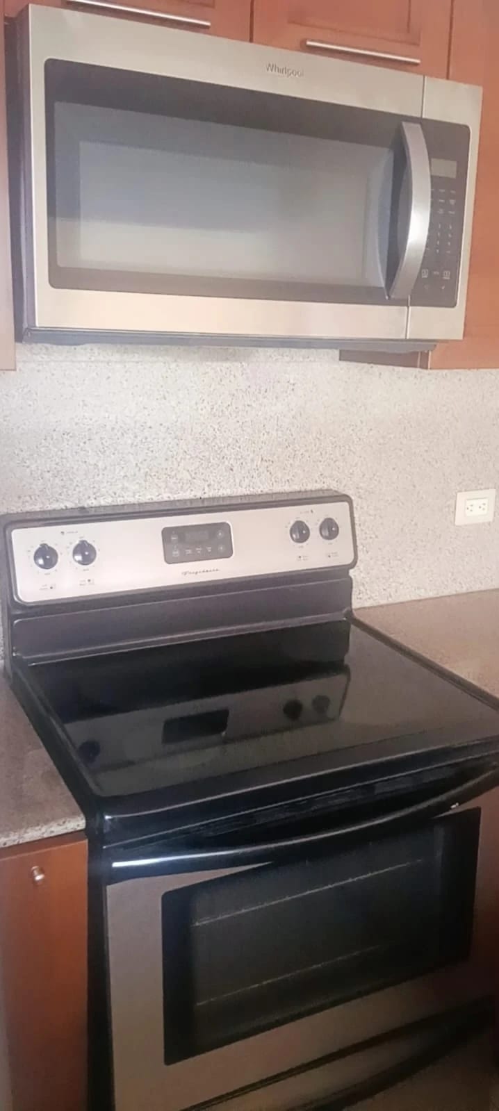 Vendo Apto Z.10 Edif. Mirafiori REF.6827 *110 M2, 2 Hab, 2 Baños, 2 Parqueos, $242,000* — Apartamento en Venta en Zona 10, Guatemala, Ciudad — foto 7 de 17