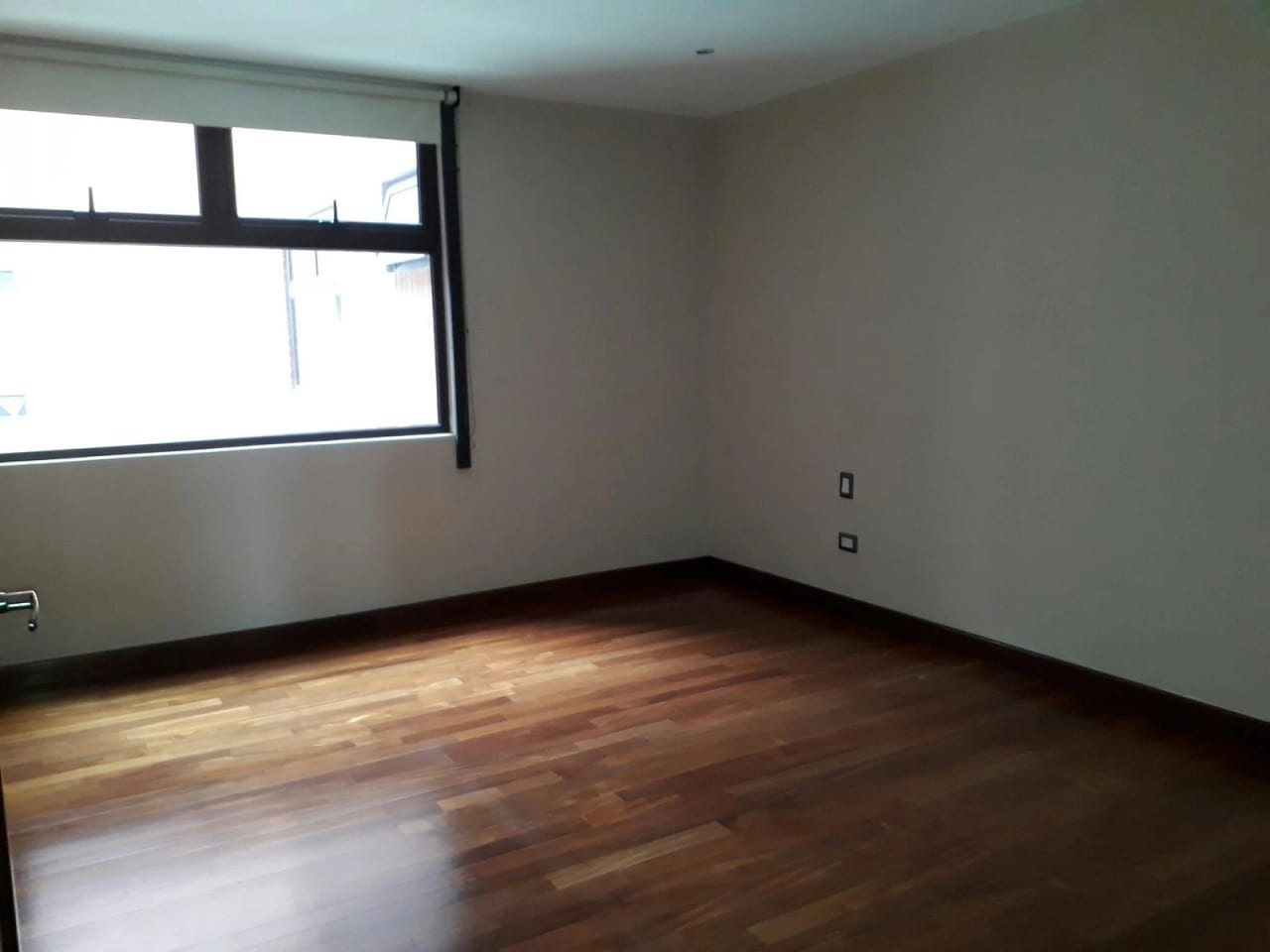 Vendo Apto Z.10 Edif. Mirafiori REF.6827 — Apartamento en Venta en Zona 10, Guatemala, Ciudad — foto 4 de 13