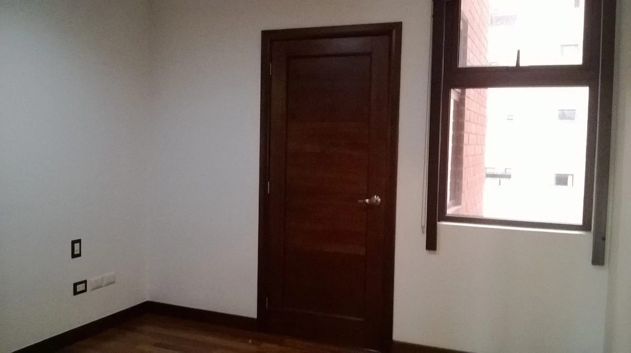 Vendo Apto Z.10 Edif. Mirafiori REF.6827 — Apartamento en Venta en Zona 10, Guatemala, Ciudad — foto 8 de 13