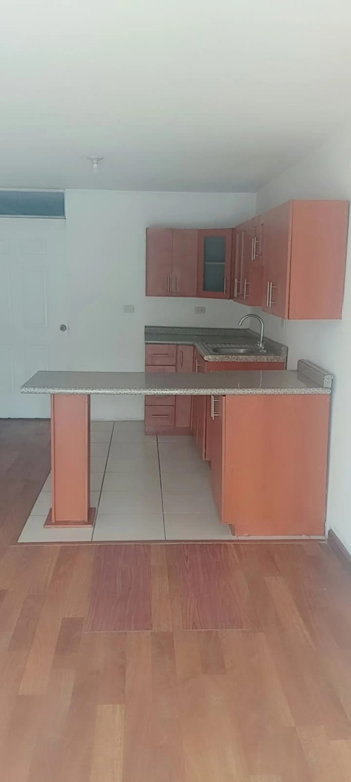 Rento Apto Zona 1, Historico 1, REF.6943 — Apartamento en Alquiler en Zona 1, Guatemala, Ciudad — foto 2 de 12