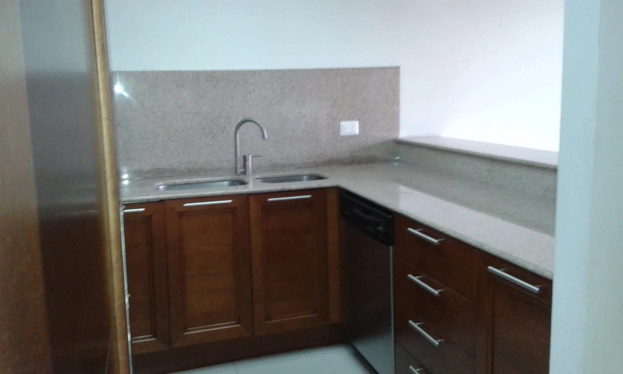 Rento Apto Z.10 Edif. Mirafiori, 6953 *110M2, 2 Hab, 2 Baños, 2 Parq — Apartamento en Alquiler en Zona 10, Guatemala, Ciudad — foto 4 de 13