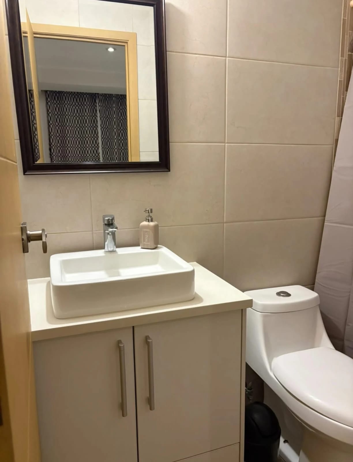 Rento Apto Amueblado Zona 10 Cityhaus REF.6958 *3 Hab, 2 Baños, 2 Par — Apartamento en Alquiler en Zona 10, Guatemala, Ciudad — foto 6 de 8