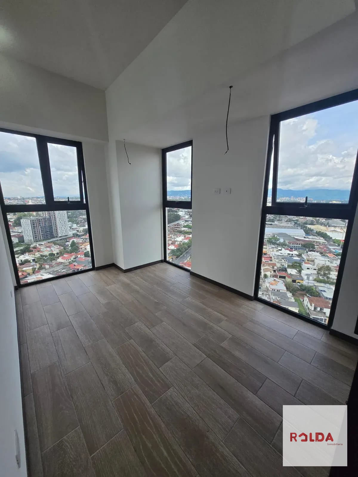 Apartamento nuevo en Altaire zona 11 — Apartamento en Venta en Zona 11, Guatemala, Ciudad — foto 3 de 7