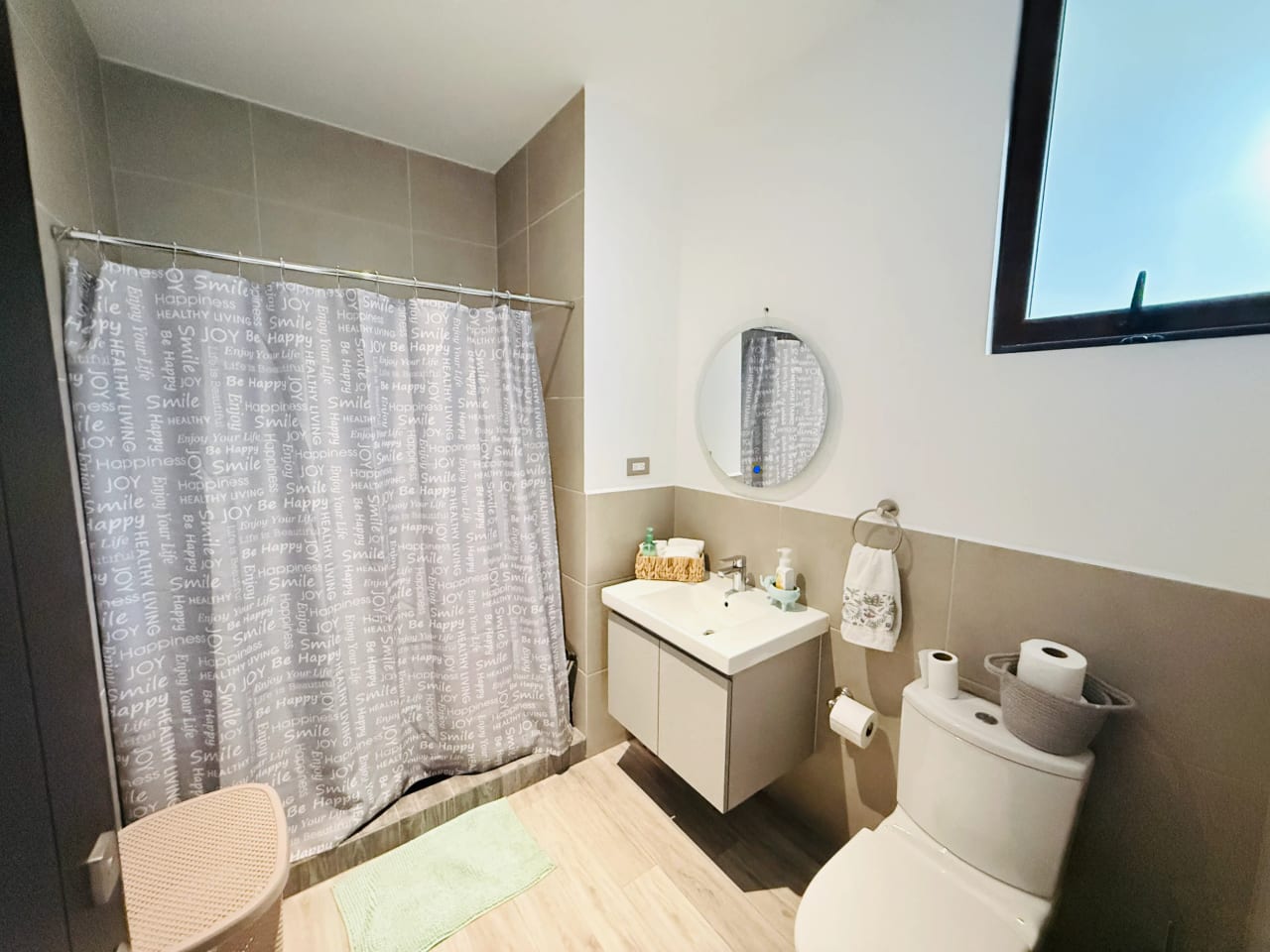 APARTAMENTO AMUEBLADO EN RENTA 92 MTS2, LIRIOS DE CAYALÁ 2 — Apartamento en Alquiler en Lirios de Cayalá II, Zona 16, Guatemala, Ciudad — foto 7 de 14