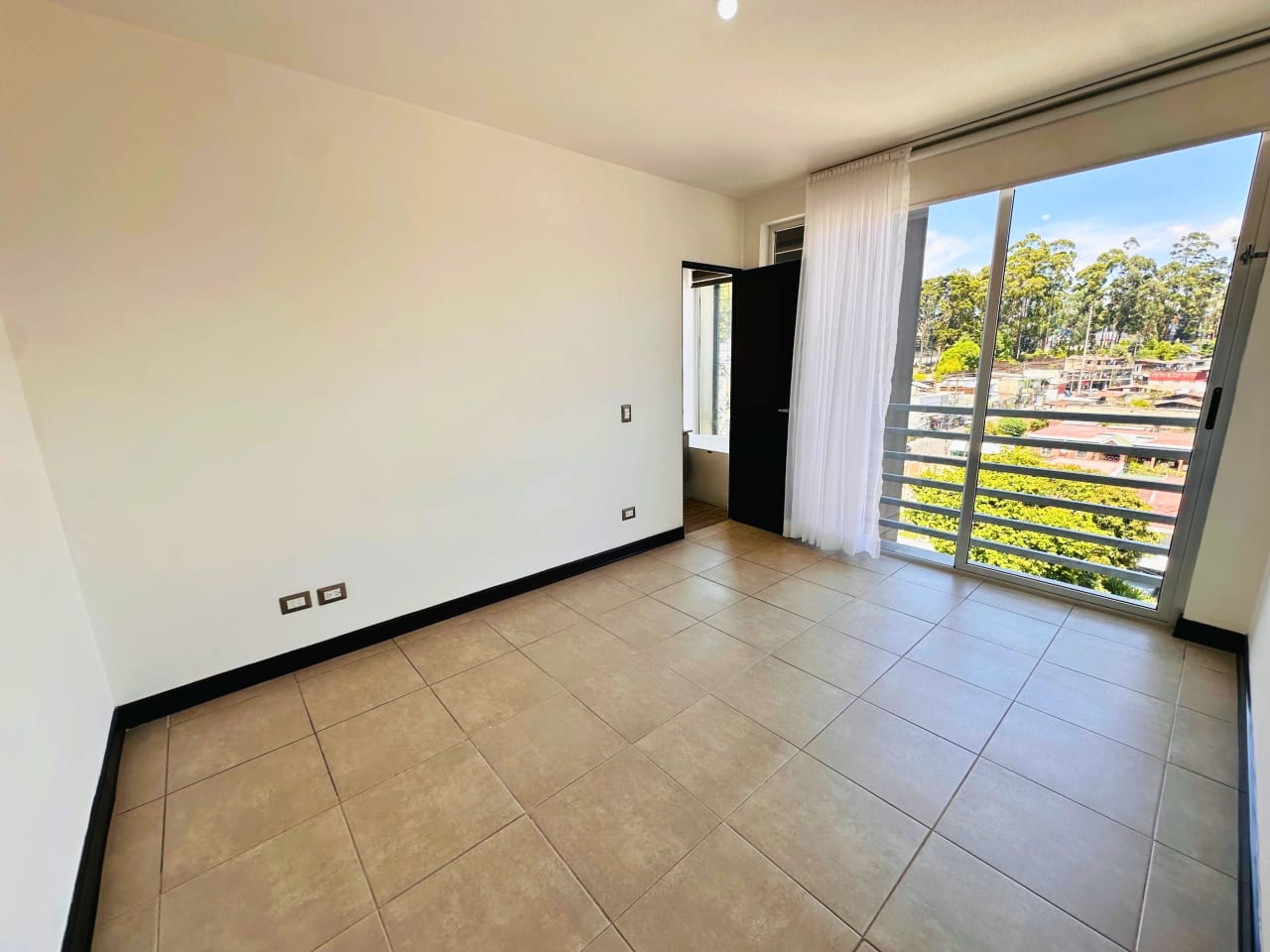 APARTAMENTO EN RENTA, EDIFICIO DESTINY 60 MTS2, 2 DORMITORIOS, CARRETERA A EL SALVADOR. — Apartamento en Alquiler en Destiny Sky Homes, Carretera a El Salvador, Guatemala, Ciudad — foto 5 de 17