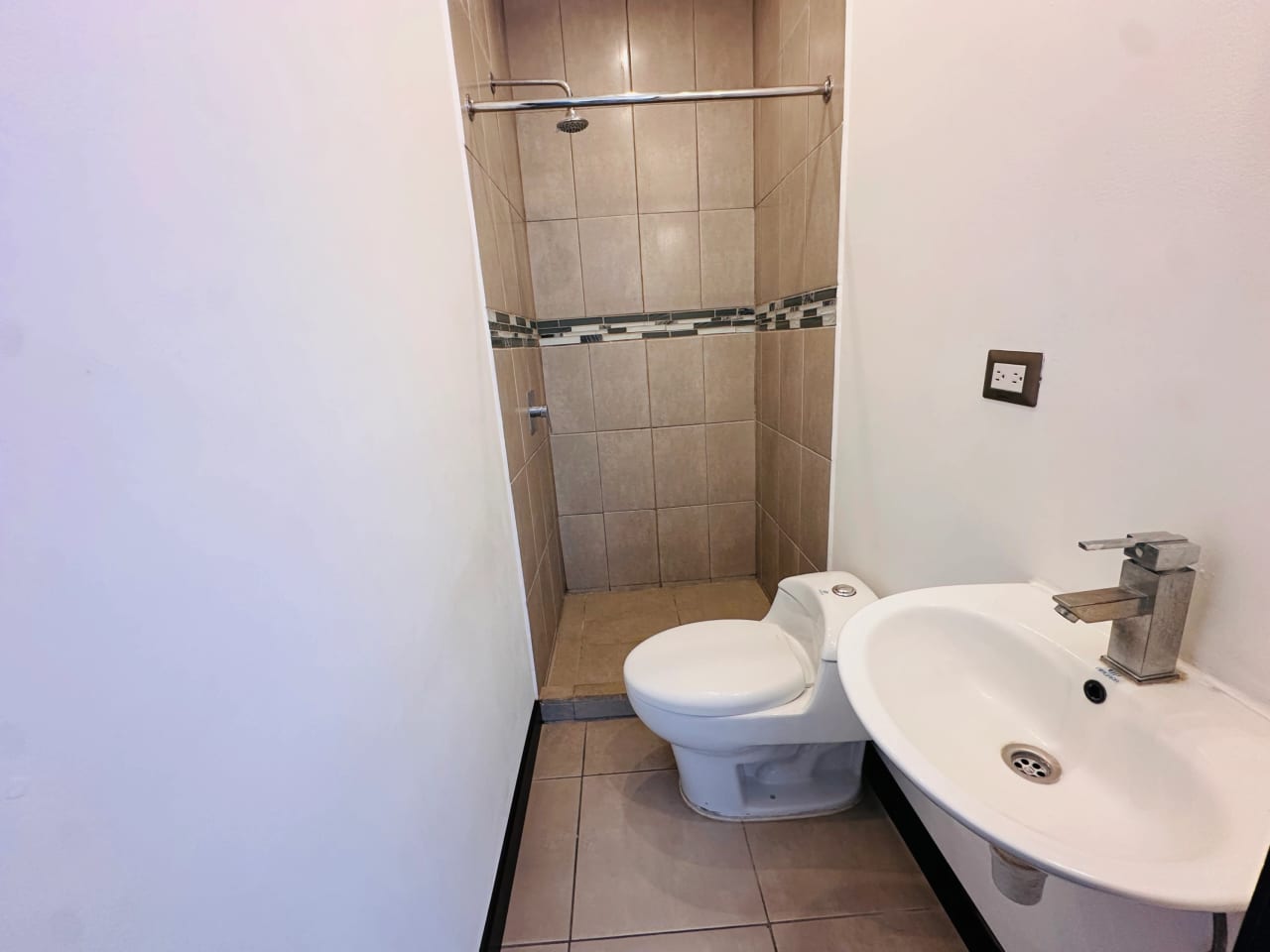 APARTAMENTO EN VENTA, EDIFICIO DESTINY 93 MTS2, 3 DORMITORIOS, CARRETERA A EL SALVADOR — Apartamento en Venta en Destiny Sky Homes, Carretera a El Salvador, Guatemala, Ciudad — foto 4 de 16