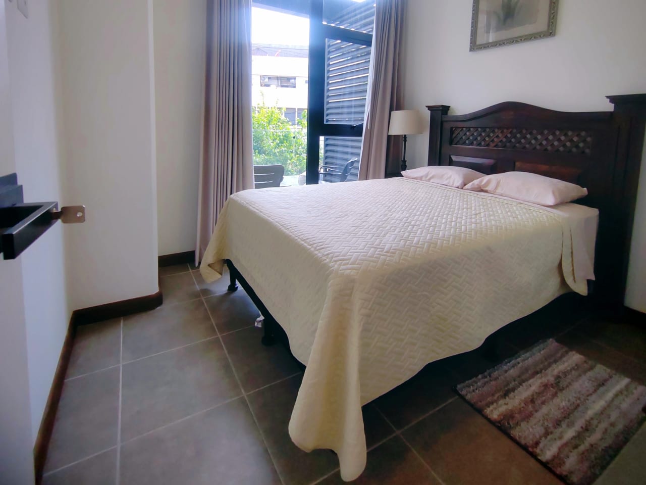 APARTAMENTO AMUEBLADO P/ESTRENAR, EDIF. QUINCE ESQUINA, ZONA 15 — Apartamento en Alquiler en Quince Esquina, Zona 15, Guatemala, Ciudad — foto 10 de 17