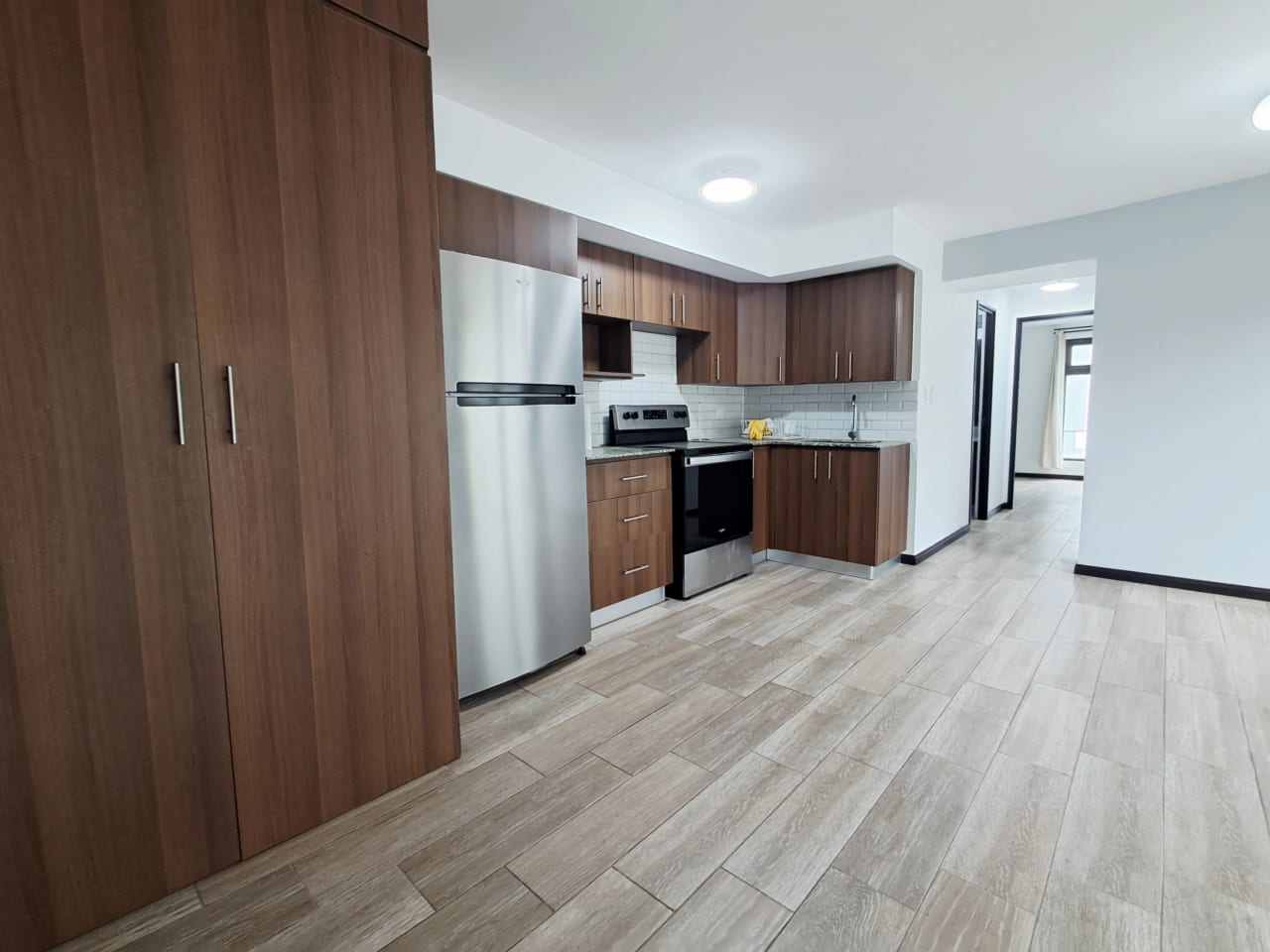 APARTAMENTO EDIFICIO NAGANO CON LÍNEA BLANCA 81 MTS2, PIEDRA PARADA, CRISTO REAL ZONA 16 — Apartamento en Alquiler en Zona 16, Guatemala, Ciudad — foto 2 de 17