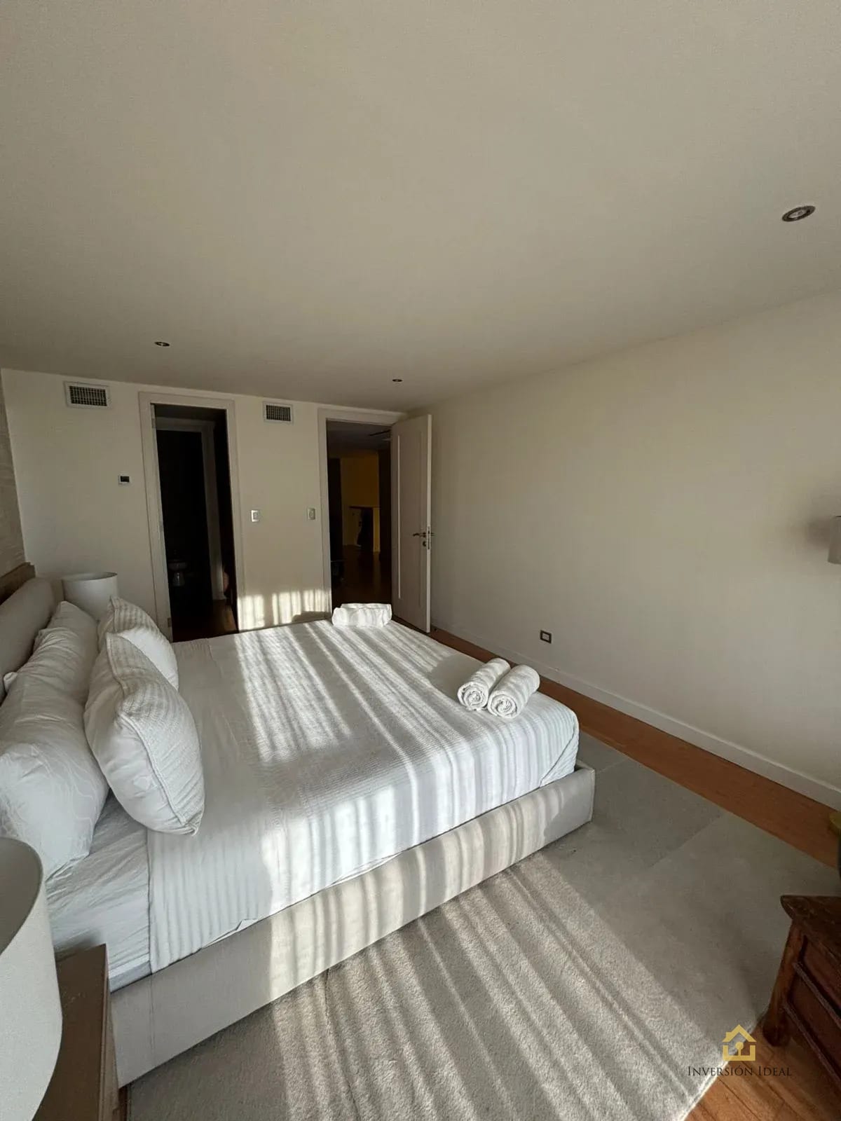 Apto Amueblado 2 Hab + Cuarto de Serv. $2,500 | Edificio Atrium Zona 10 — Apartamento en Alquiler en Atrium, Zona 10, Guatemala, Ciudad — foto 12 de 16
