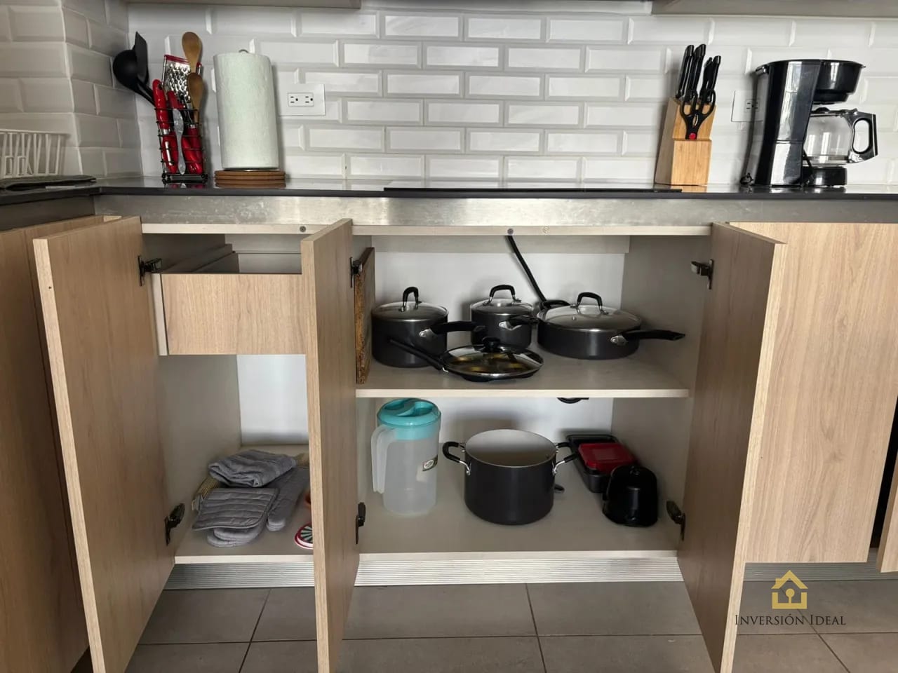 Apartamento Amueblado en Venta – Edificio Elemento, Zona 13 — Apartamento en Venta en Elemento Plaza Berlín, Zona 13, Guatemala, Ciudad — foto 4 de 10