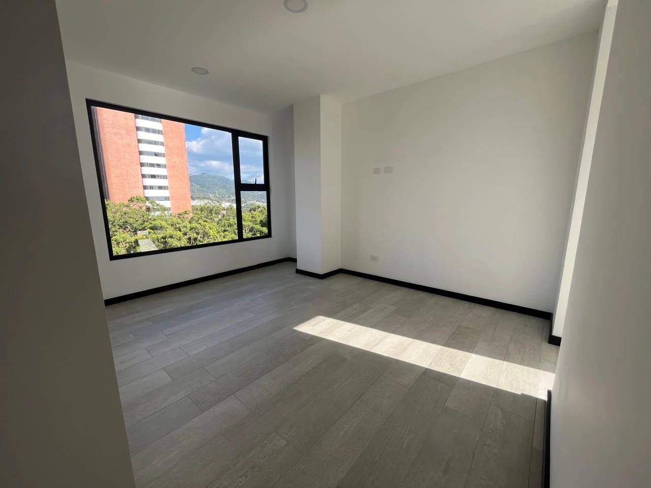 Amplio Apartamento de Tres Dormitorios en Alquiler en Verdu Zona 13 — Apartamento en Alquiler en Verdú, Zona 13, Guatemala, Ciudad — foto 10 de 16